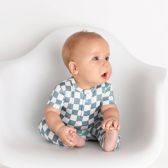 🆕NWT Gigi and Max Drake henley romper - 6-12 months - Picture 2 of 11